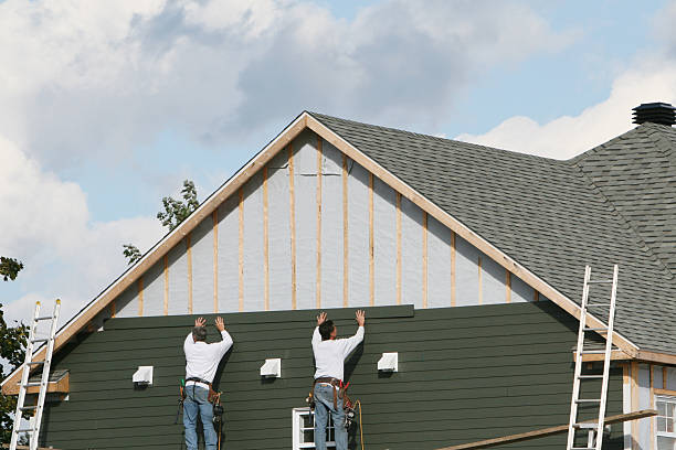 Professional Siding technician working in Glen Campbell, PA